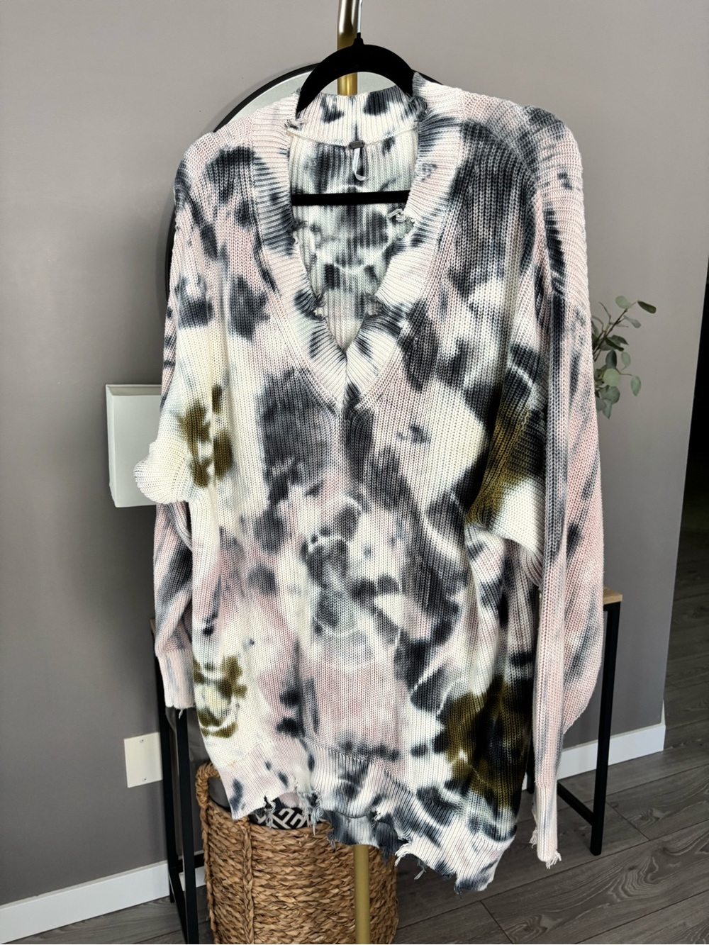 Young Fabulous & Broke Distressed Tie-Dye V-Neck Tunic Sweater - Picture 3 of 7